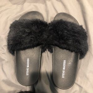 Steve madden black fuzzy slides